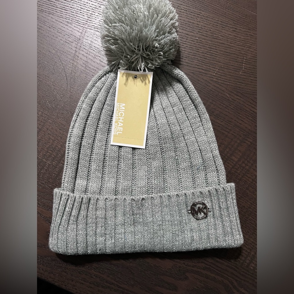 Michael Kors Cable-Knit
Beanie Cuff Hat with Pom Gray